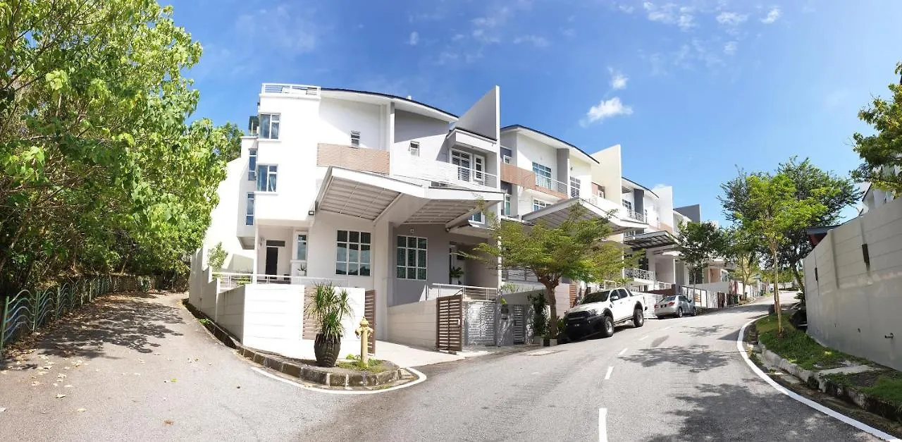 Shamrock Villas Corner Or Seaview Or Standard Batu Ferringhi