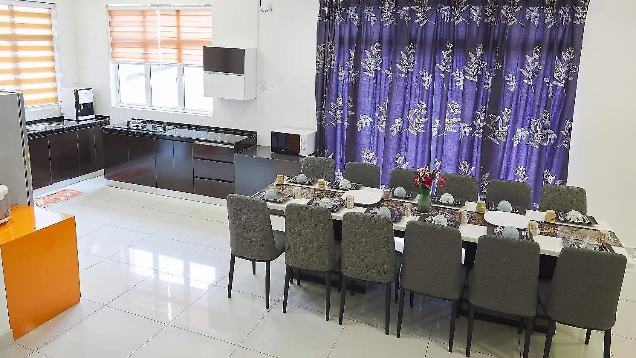 Shamrock Villas Corner Or Seaview Or Standard 峇都丁宜 0*,