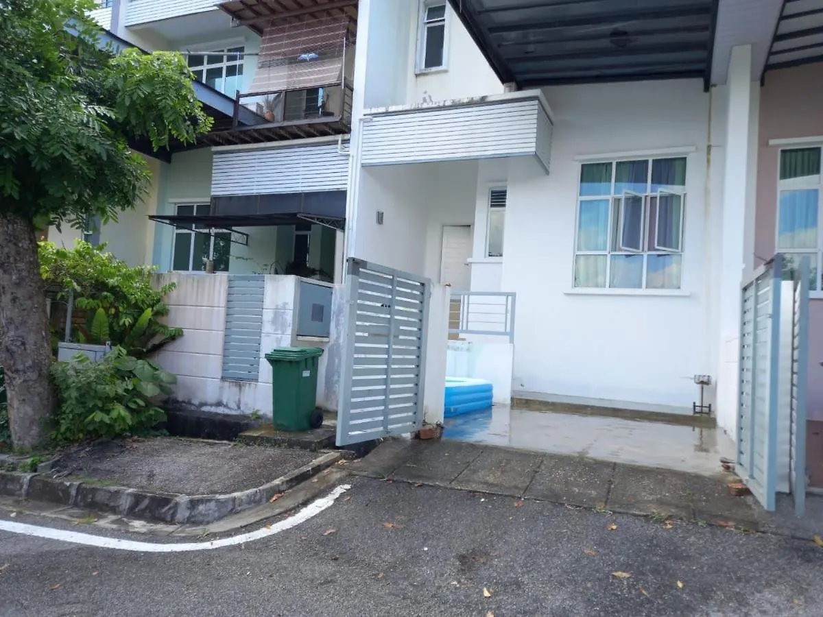 Shamrock Villas Corner Or Seaview Or Standard 峇都丁宜