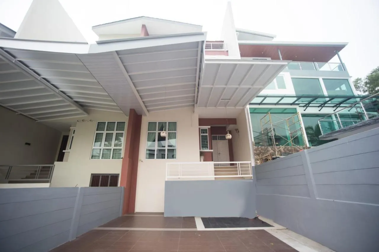 Shamrock Villas Corner Or Seaview Or Standard 峇都丁宜