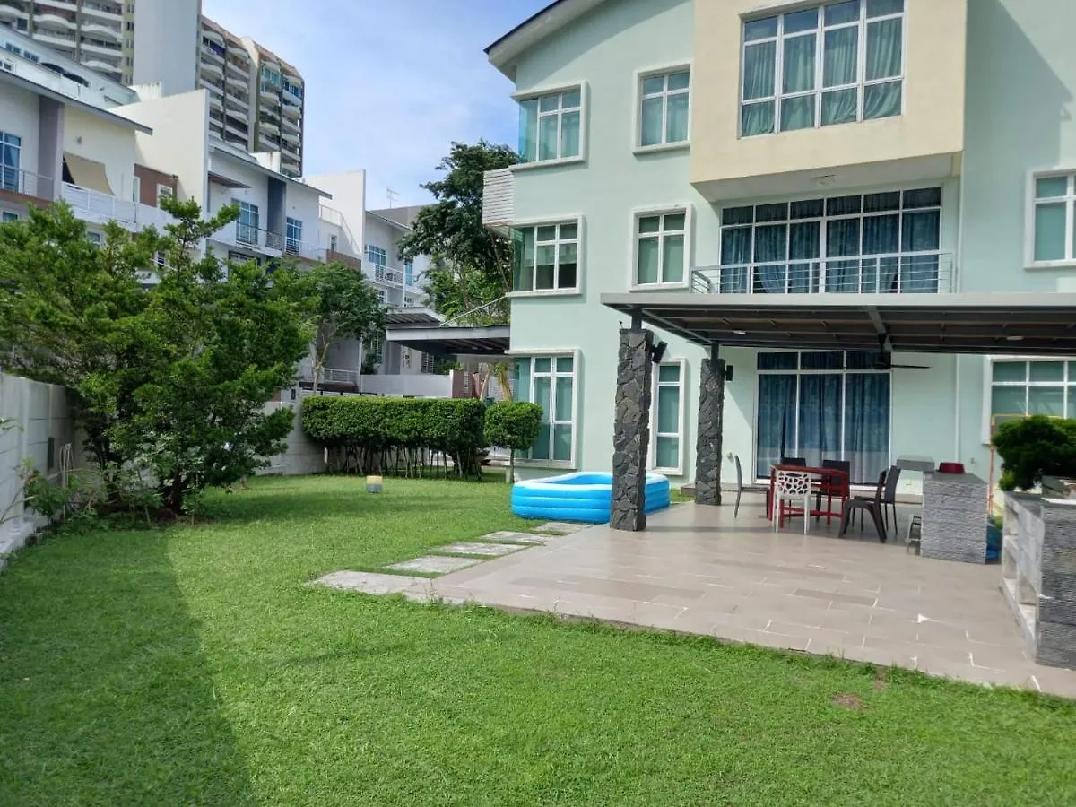 Shamrock Villas Corner Or Seaview Or Standard Batu Ferringhi