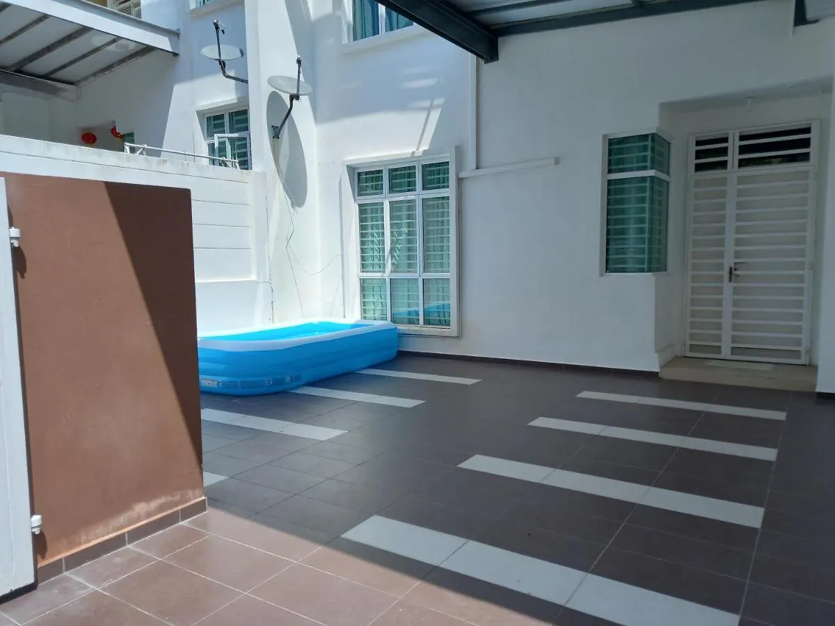 Shamrock Villas Corner Or Seaview Or Standard Batu Ferringhi 0*,
