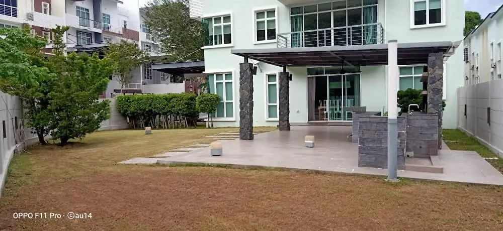 Shamrock Villas Corner Or Seaview Or Standard Batu Ferringhi 0*,  Malaysia